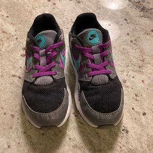 Little Girl’s Size 13C Nike Sneakers Great Condition!